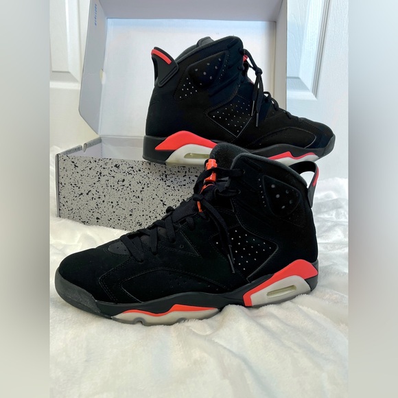 Nike Other - Men’s Nike Air Jordan 6 Retro (Black/Infrared) Size 12